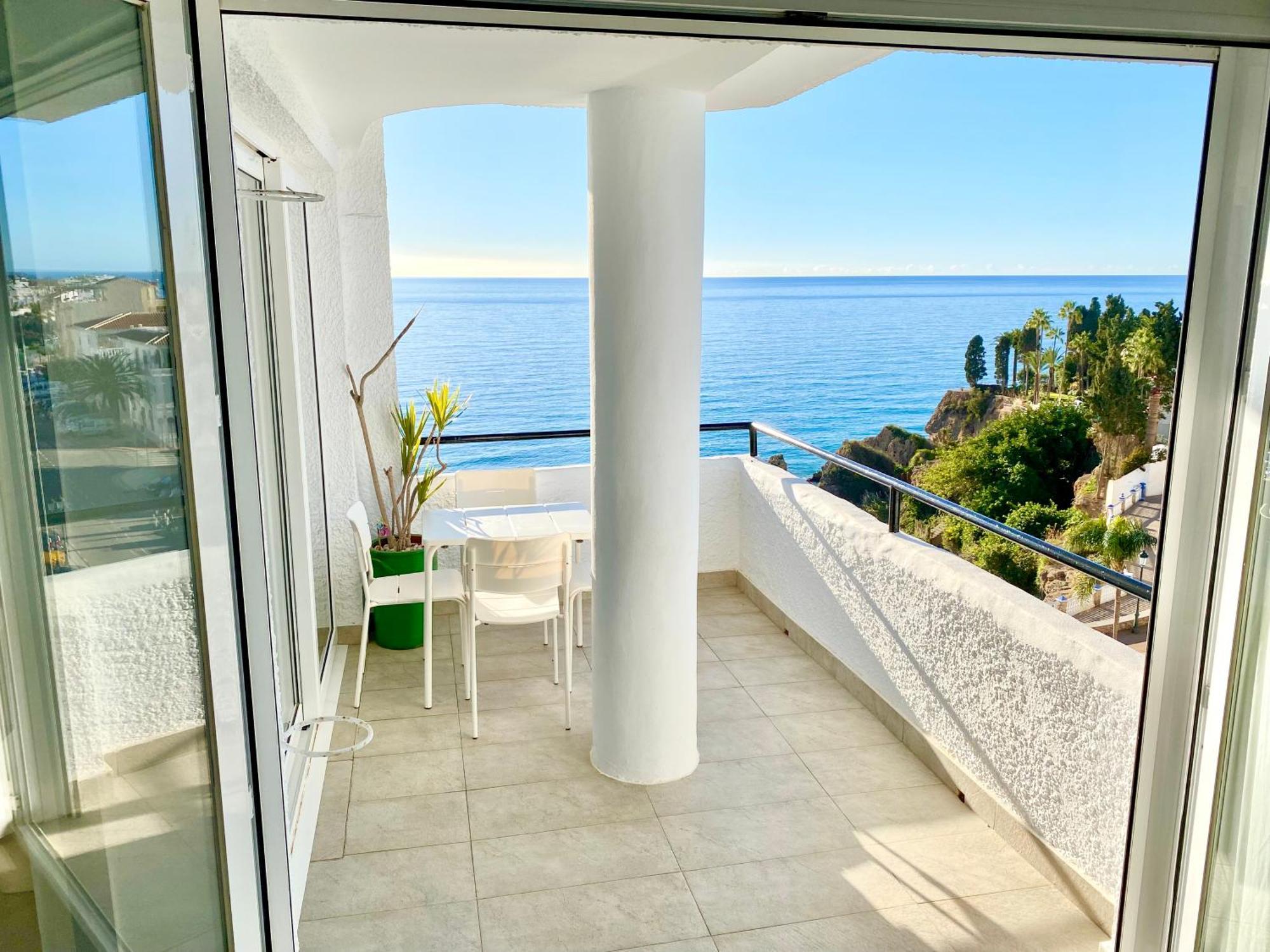 Modern Apartment Stunning Sea Views And Pool Нерха Екстер'єр фото
