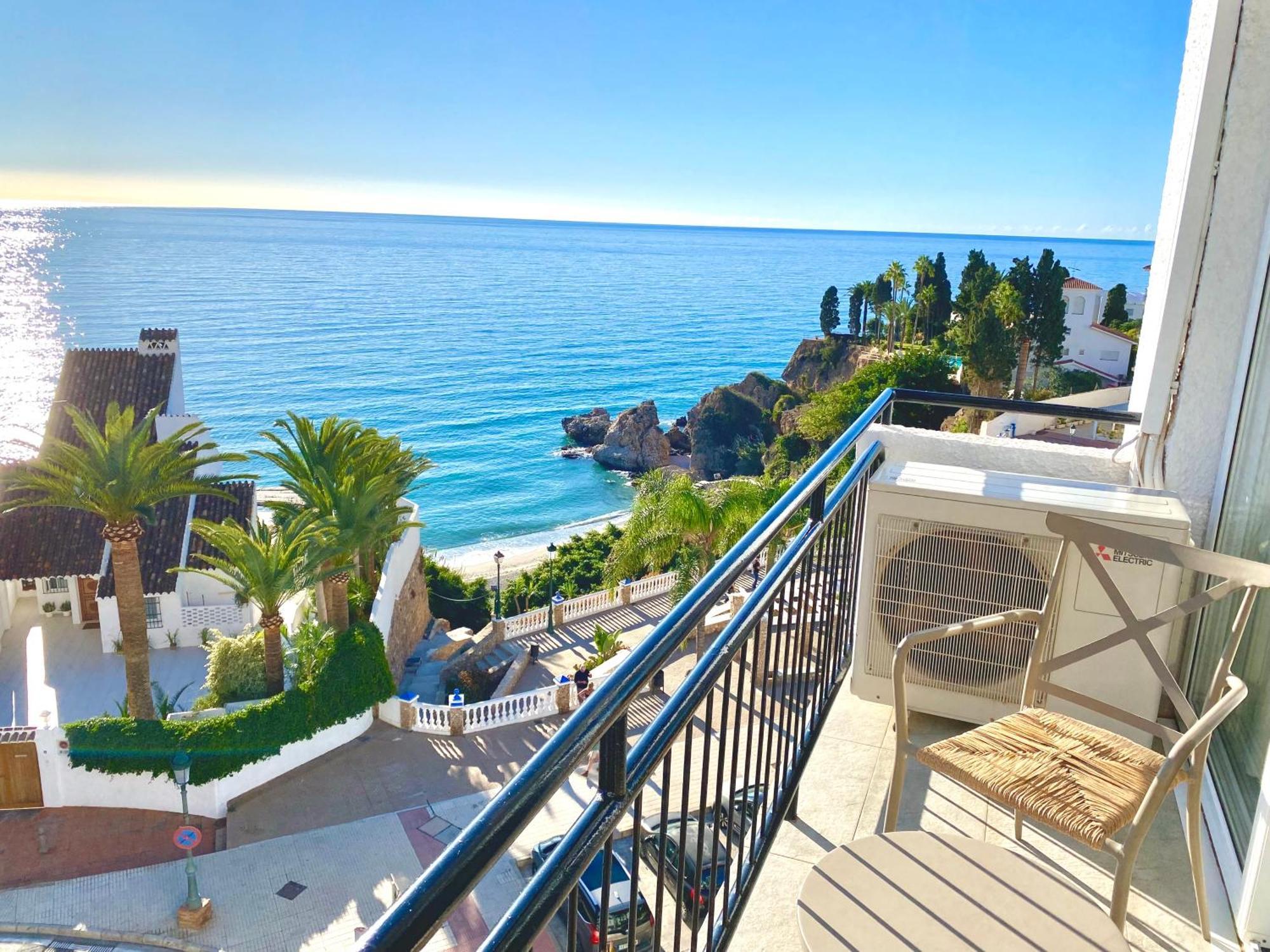 Modern Apartment Stunning Sea Views And Pool Нерха Екстер'єр фото